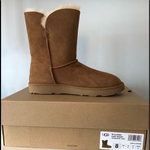 NIB UGG Brown Classic Cuff Short Boot sz 8